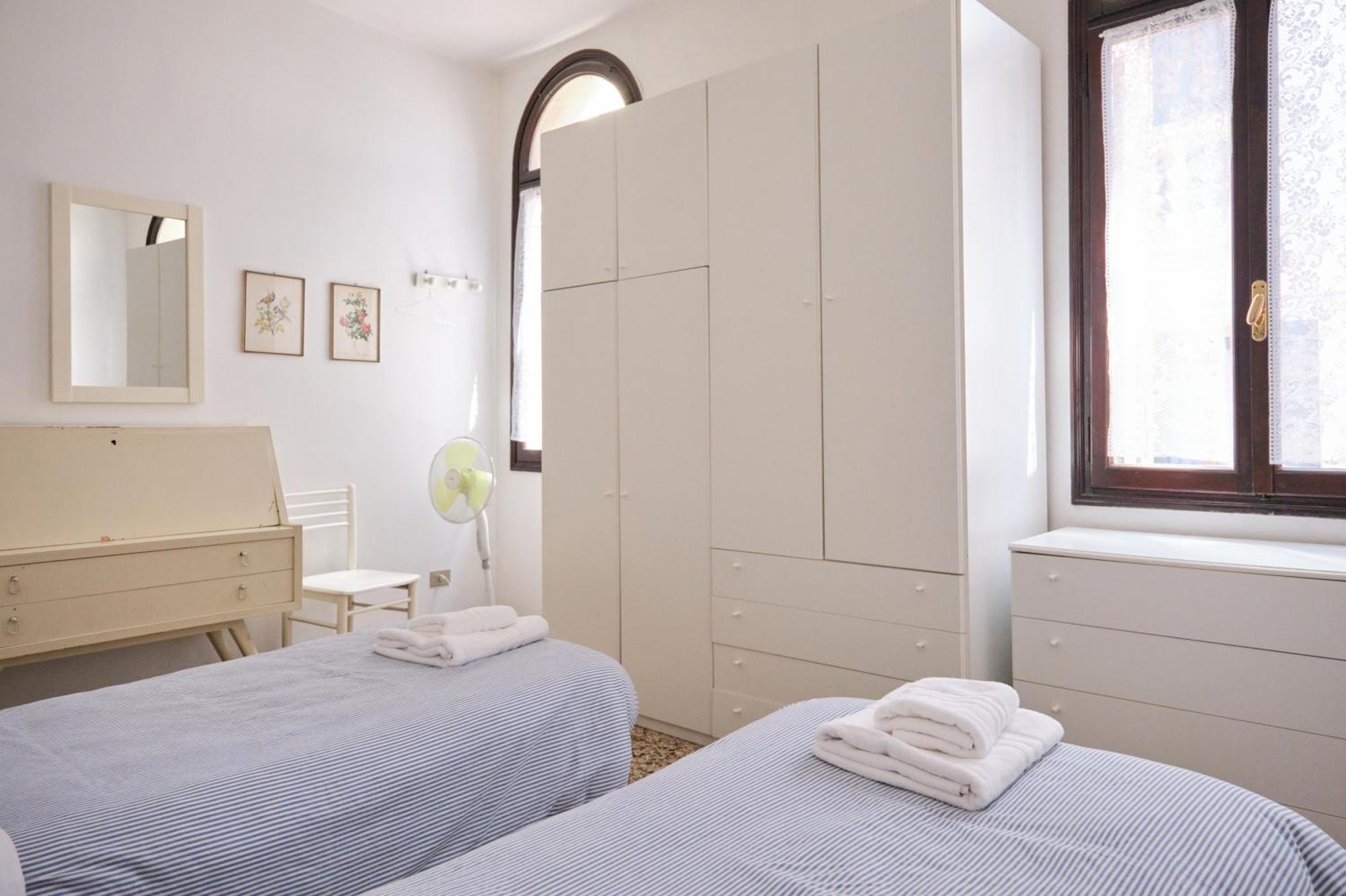 Lustraferi Apartment Venetië Buitenkant foto
