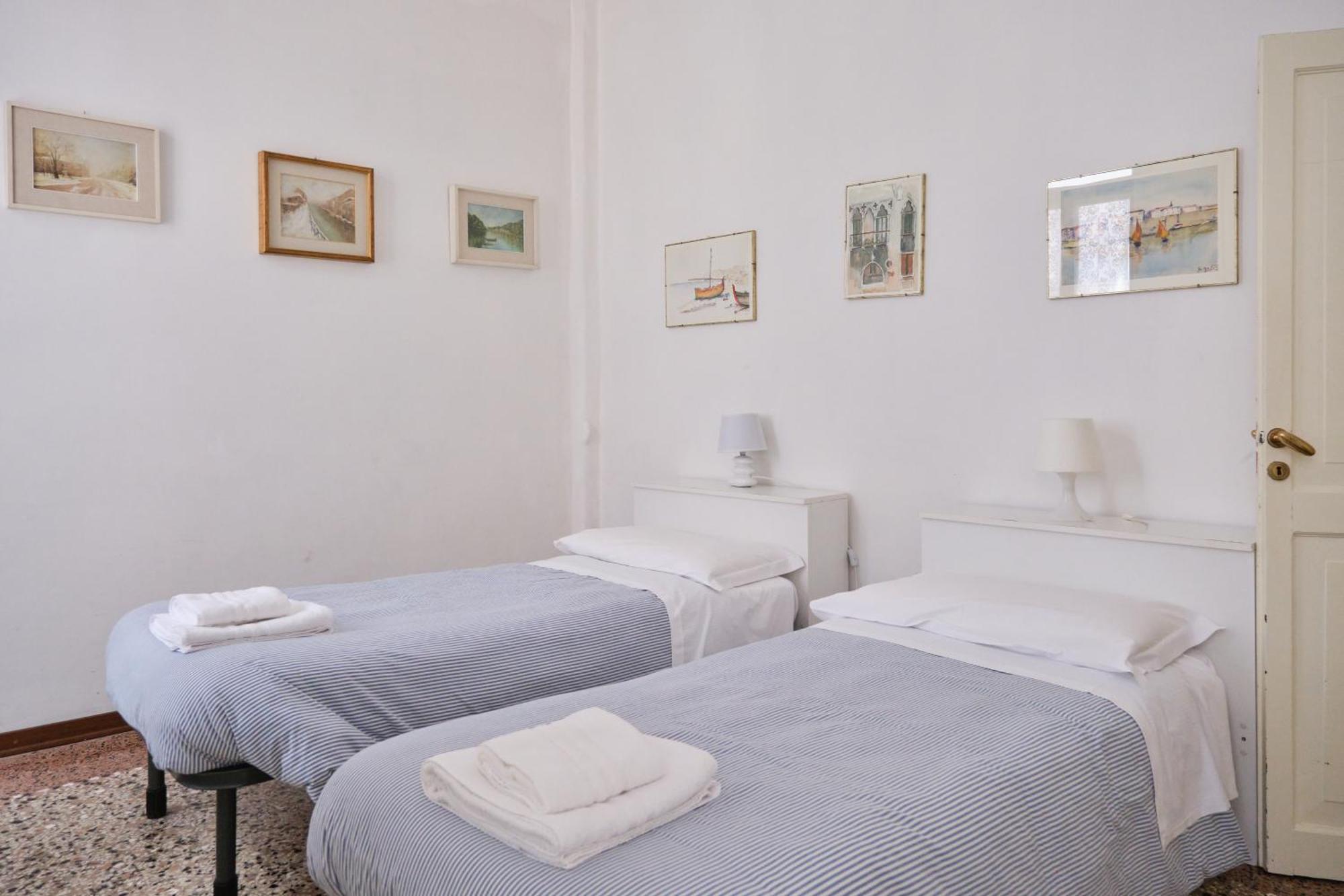 Lustraferi Apartment Venetië Buitenkant foto