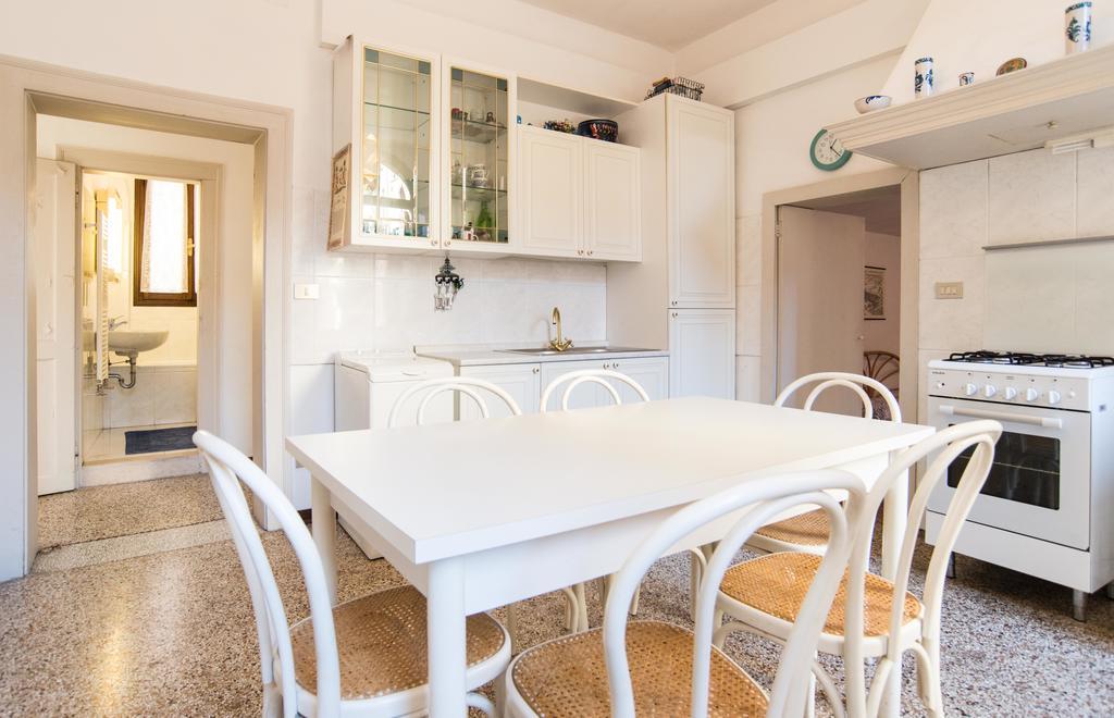 Lustraferi Apartment Venetië Buitenkant foto